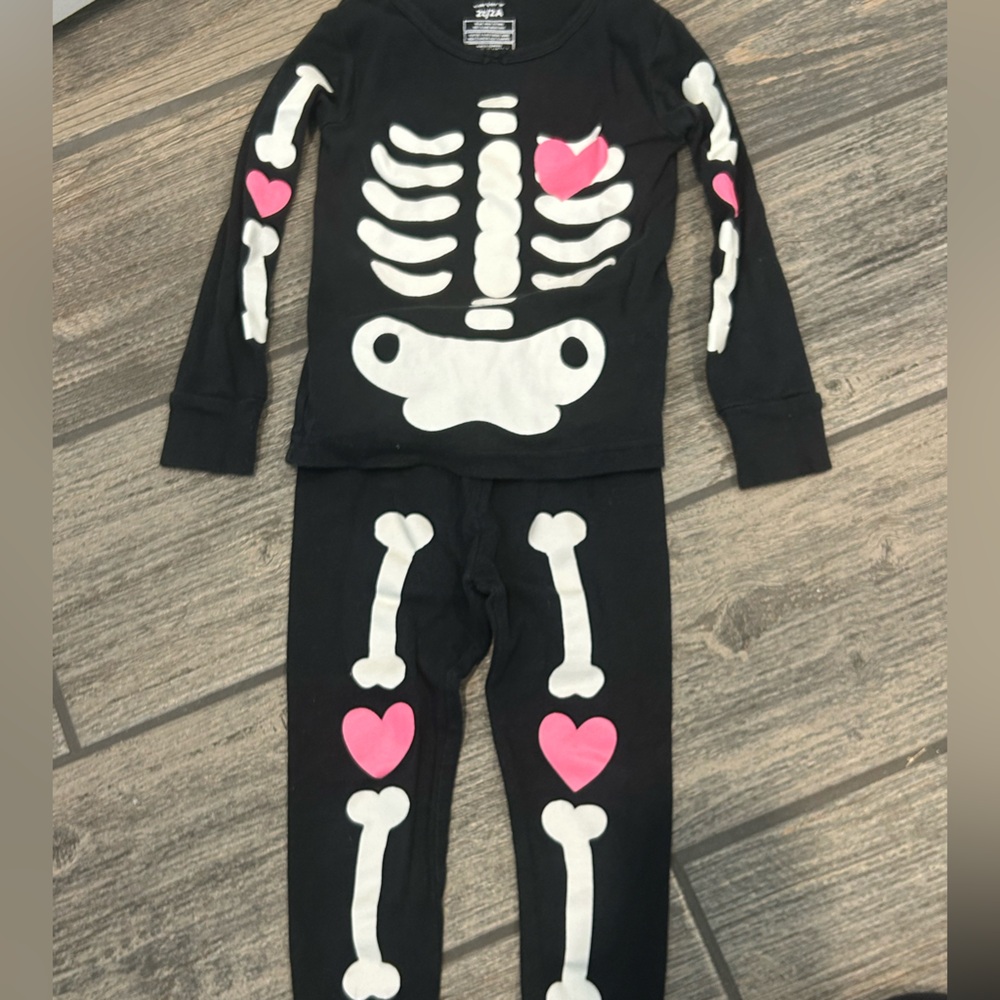 Carter’s Skeleton PJs - Picture 6 of 6